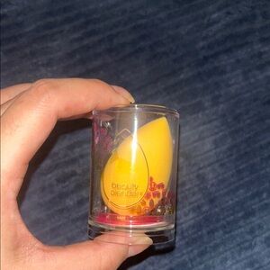 beautyblender Bright Yellow Makeup Sponge